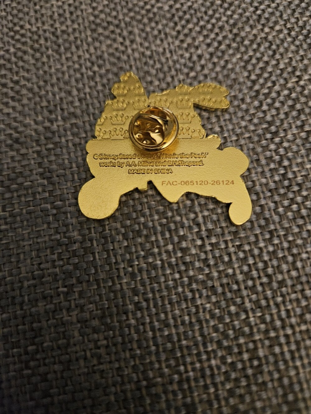 Loungefly Rabbit Enamel Pin - Picture 2 of 2